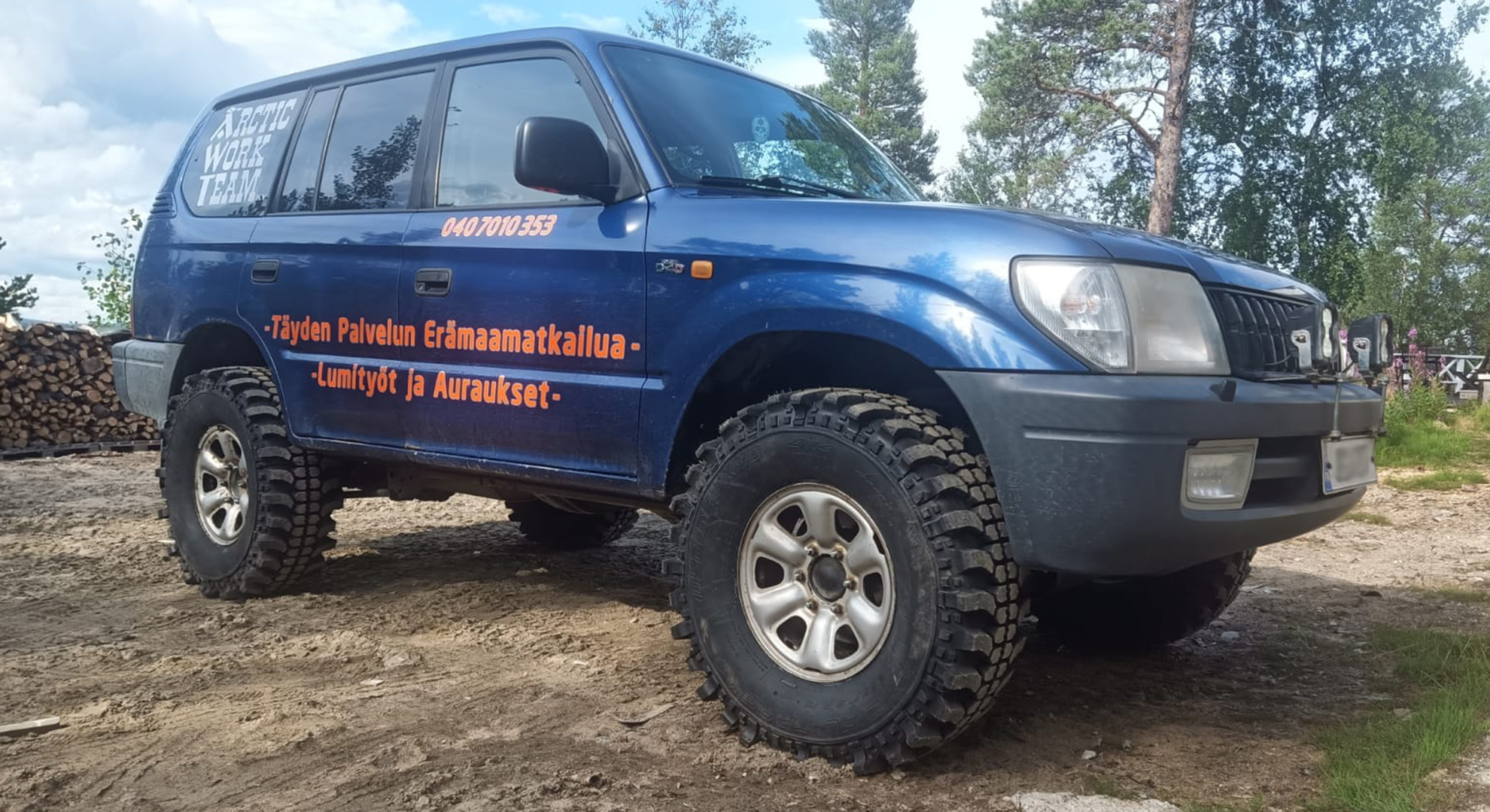 8-paikkainen maastoauto